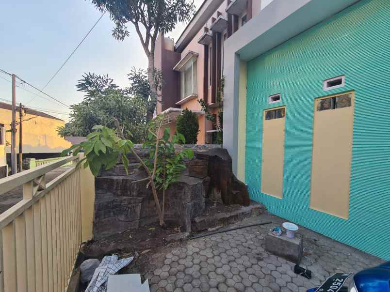 dijual rumah de saxophone townhouse