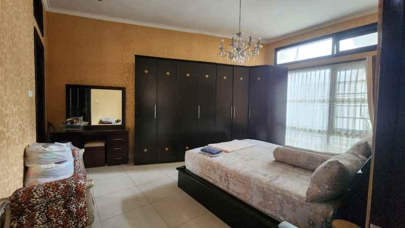 dijual rumah dekat jl cisangkuy gd sate