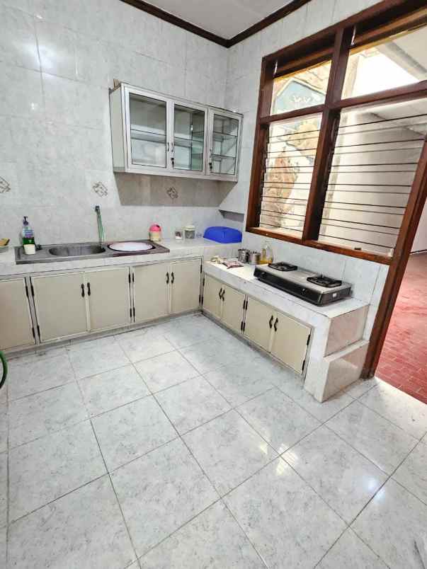 dijual rumah dharmahusada