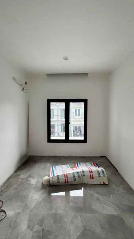 dijual rumah dharmahusada