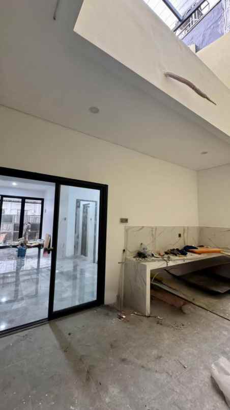 dijual rumah dharmahusada