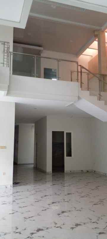 dijual rumah dharmahusada indah barat