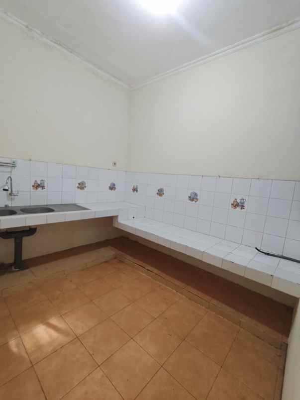 dijual rumah dharmahusada mas