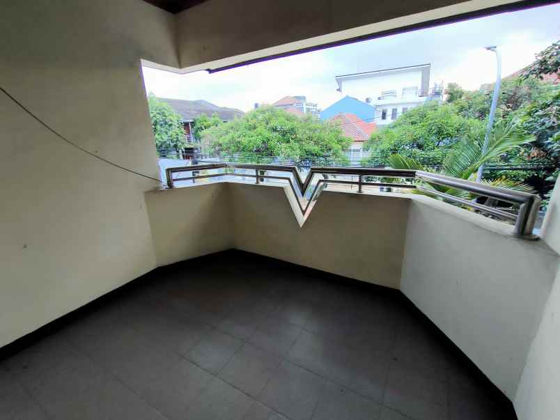 dijual rumah di area antapani