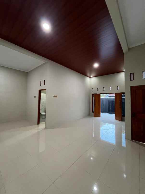 dijual rumah di banyuanyar solo