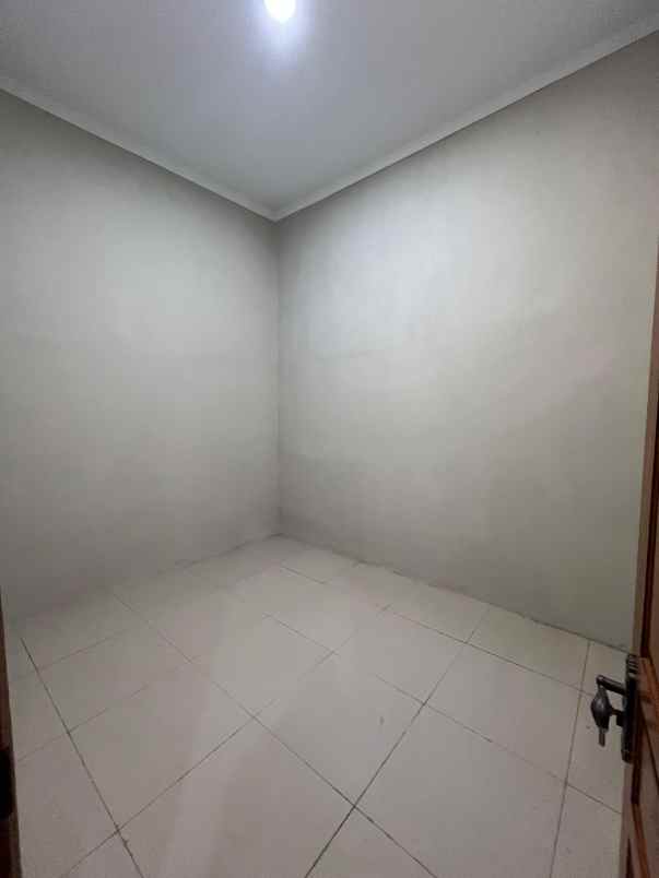 dijual rumah di banyuanyar solo