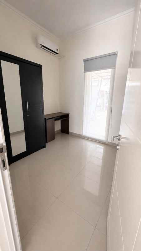 dijual rumah di cluster graha padma semarang