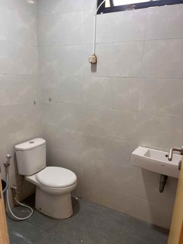 dijual rumah di gedongan colomadu karanganyar