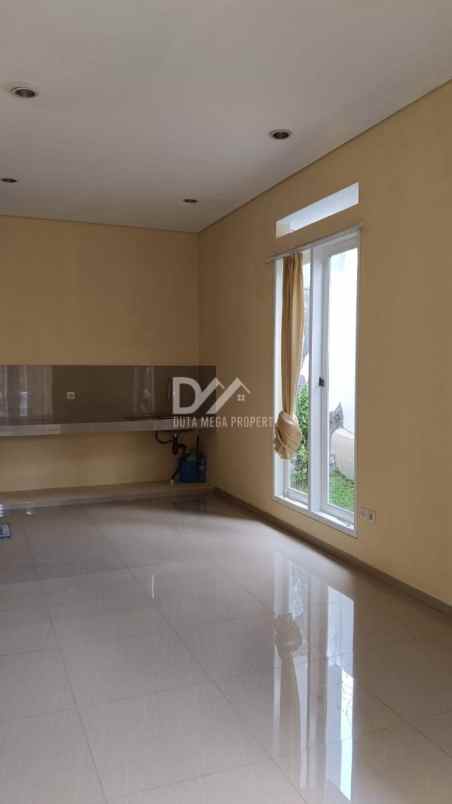 dijual rumah di graha raya bintaro