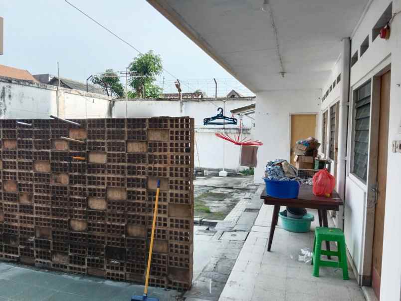 dijual rumah di jalan comal surabaya pusat