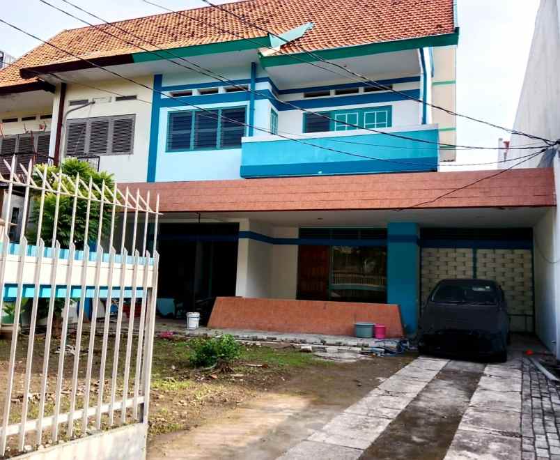 dijual rumah di jalan comal surabaya pusat
