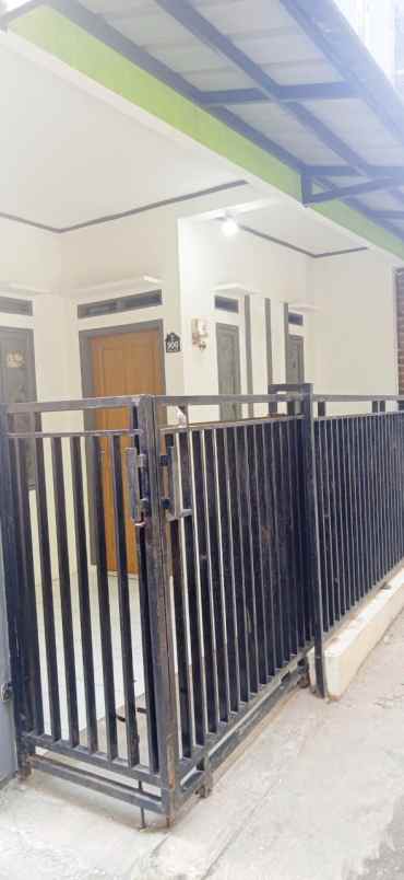 dijual rumah di jl pasirluhur gg lugay no 500 rt 05 11