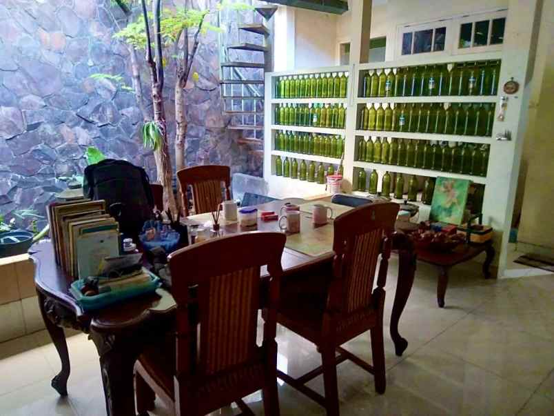 dijual rumah di manyar indah dekat merr galaxy mall