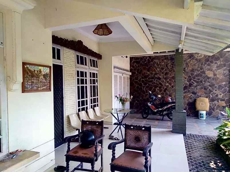 dijual rumah di manyar indah dekat merr galaxy mall
