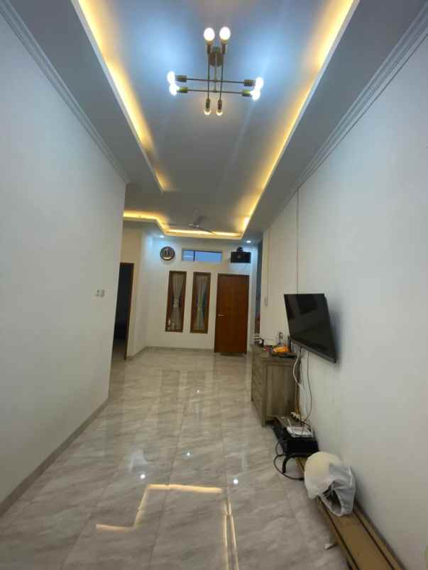 dijual rumah di pasadena semarang barat