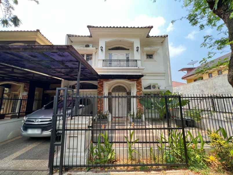 dijual rumah di perum citra grand cibubur bekasi