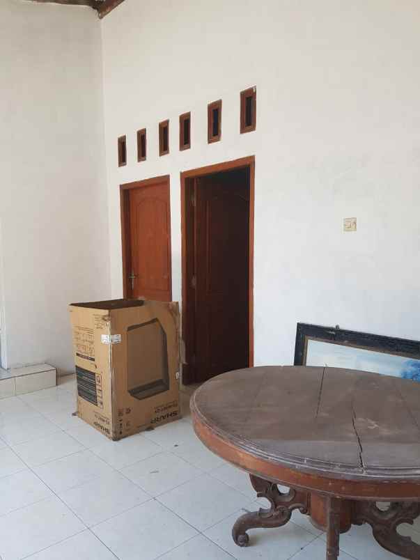 dijual rumah di perum rendole blok f