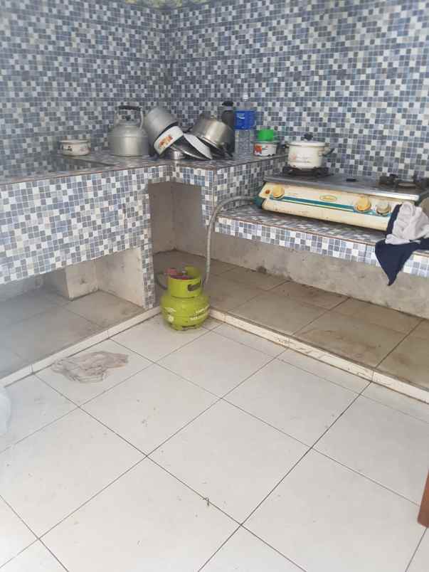 dijual rumah di perum rendole blok f