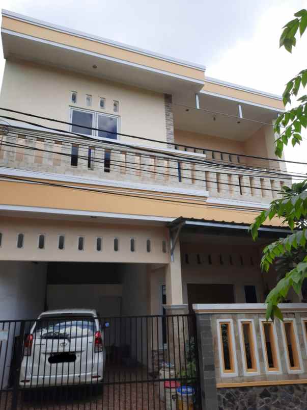 dijual rumah di susukan ciracas jakarta timur