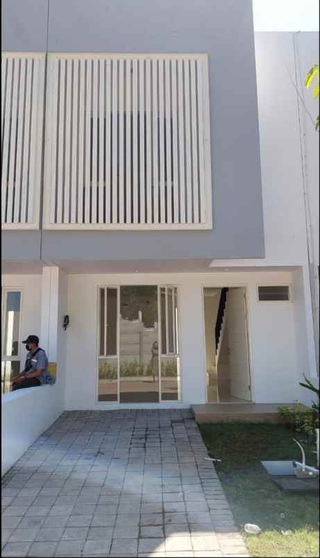 dijual rumah dian istana