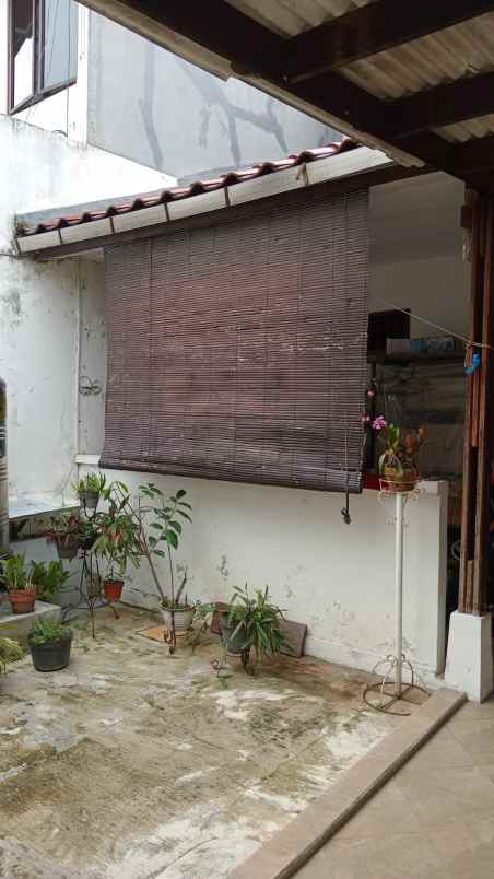 dijual rumah duren sawit