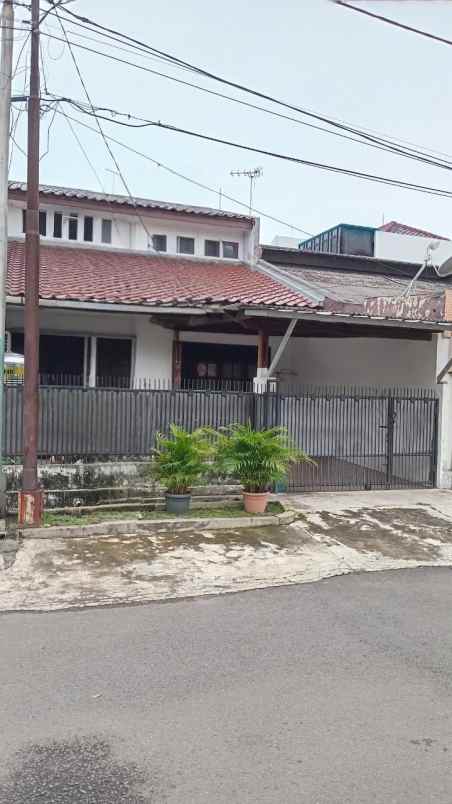 dijual rumah duren sawit