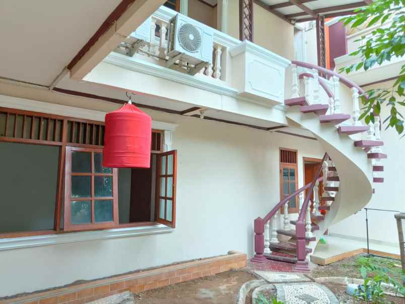 dijual rumah duren tiga