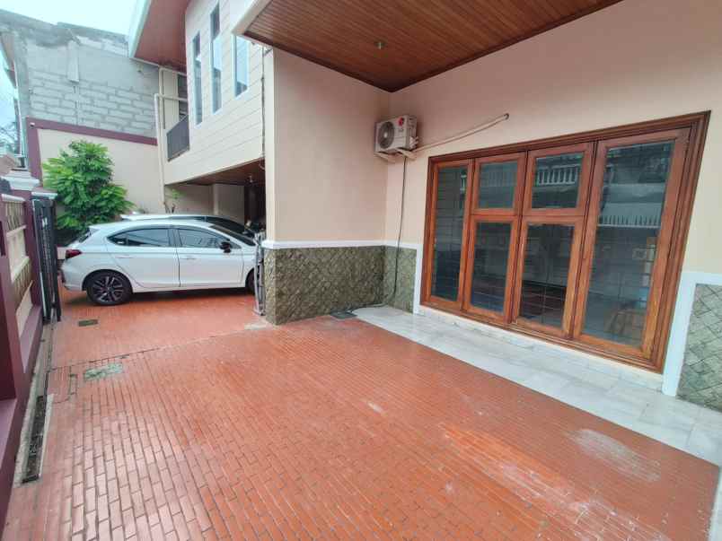 dijual rumah duren tiga