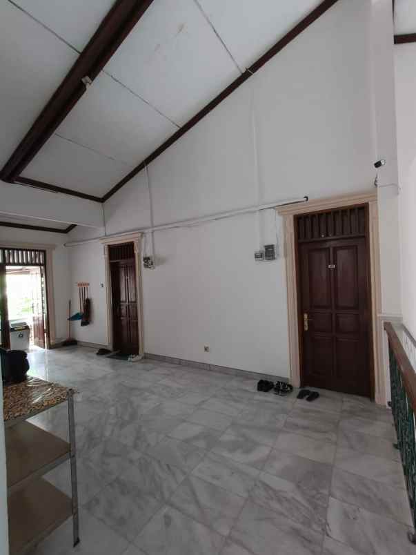 dijual rumah duren tiga