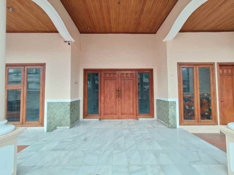 dijual rumah duren tiga