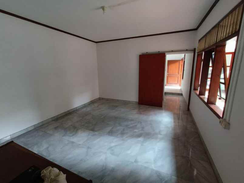 dijual rumah duren tiga