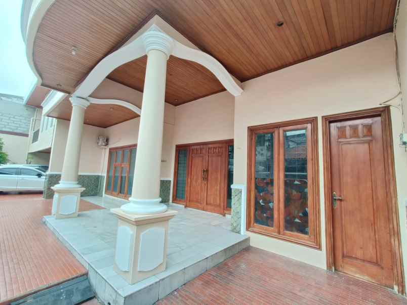 dijual rumah duren tiga