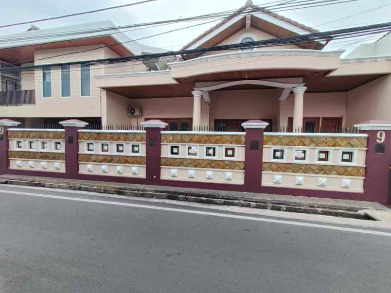 dijual rumah duren tiga