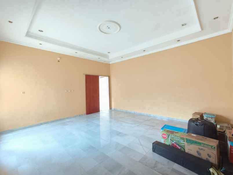 dijual rumah duren tiga