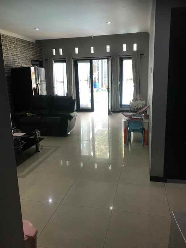 dijual rumah exclusif di sayap jalan sukajadi bandung