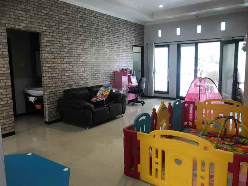 dijual rumah exclusif di sayap jalan sukajadi bandung