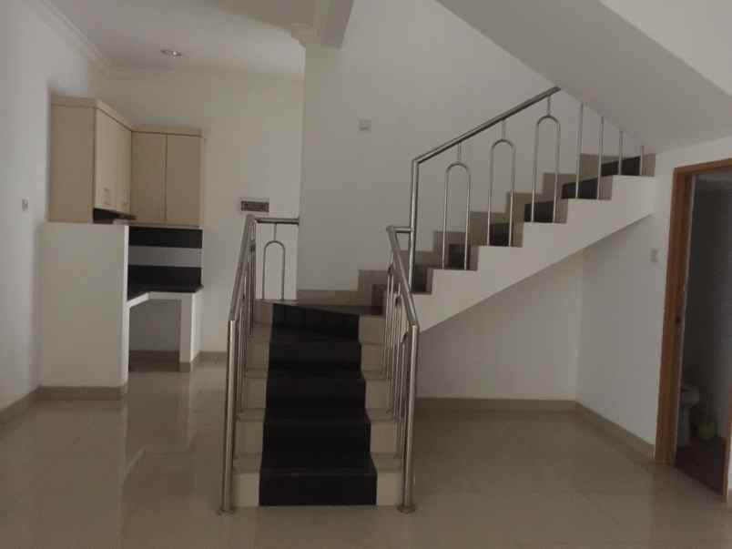 dijual rumah fineliving mampang residence