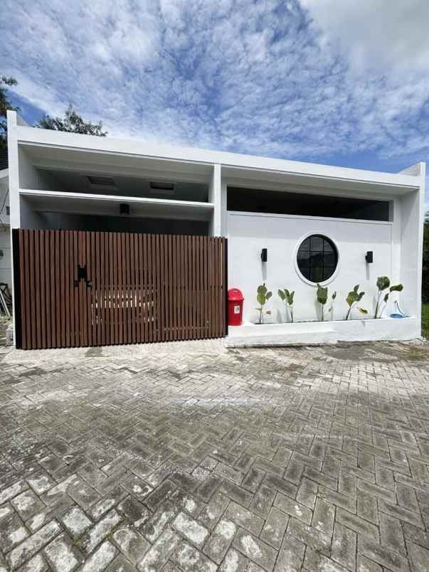 dijual rumah full perabot lokasi sukun kota malang