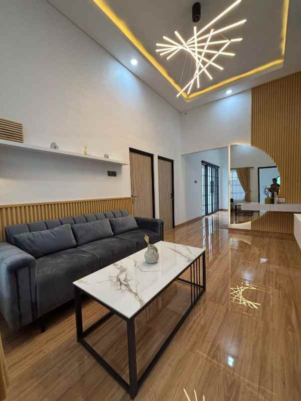 dijual rumah full perabot lokasi sukun kota malang