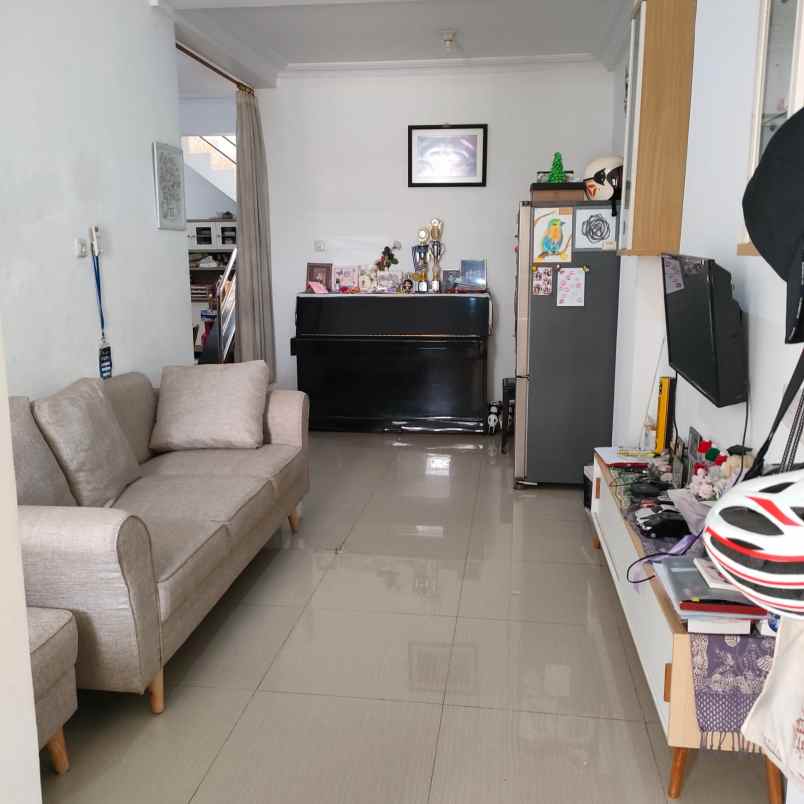 dijual rumah gading cipta residence