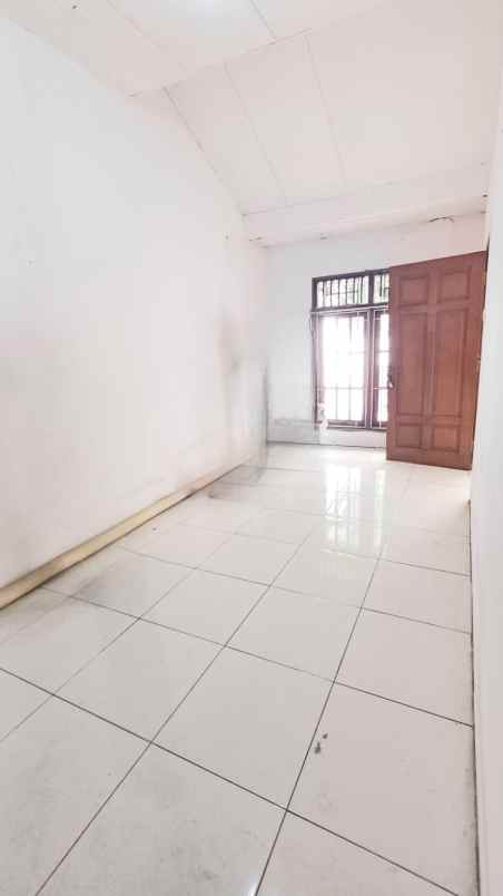 dijual rumah gading griya lestari