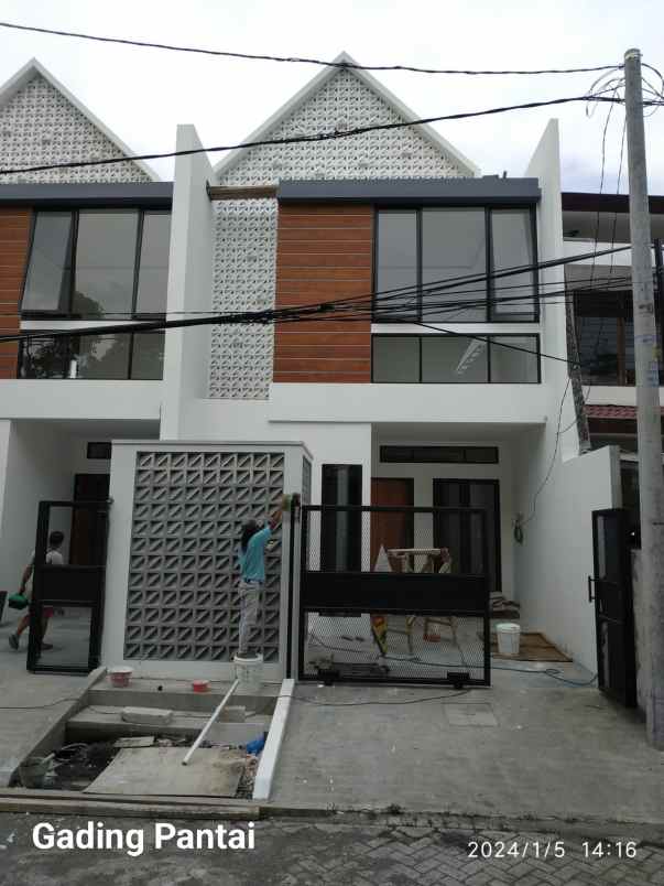 dijual rumah gading pantai