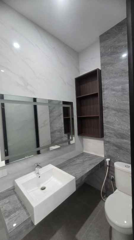 dijual rumah galaxy bumi permai