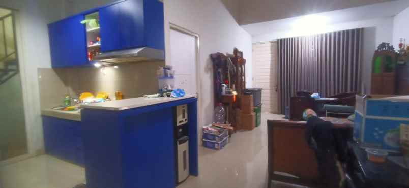 dijual rumah graha estetika