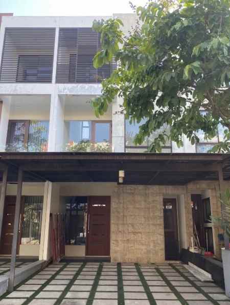 dijual rumah graha natura