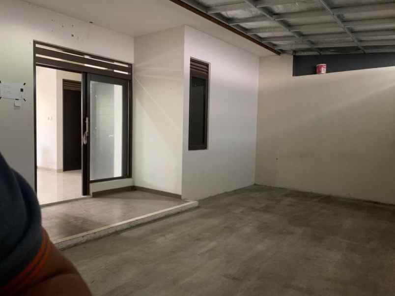 dijual rumah grand sharon residence