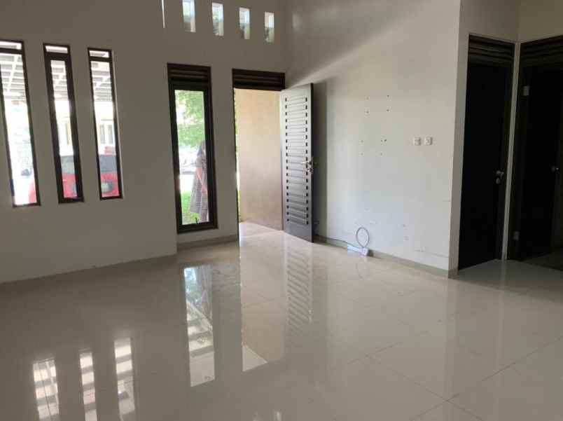 dijual rumah grand sharon residence