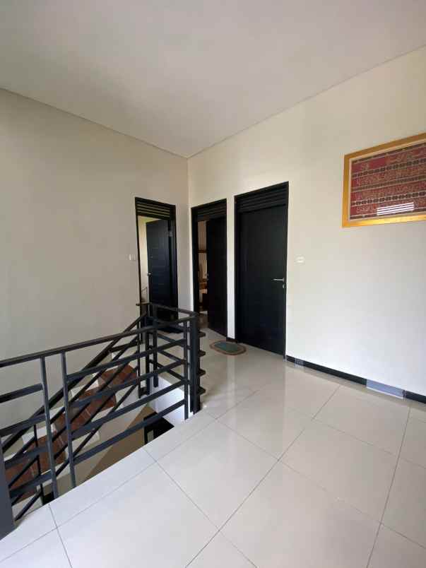 dijual rumah grand sharon residence