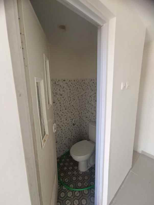 dijual rumah green terecce