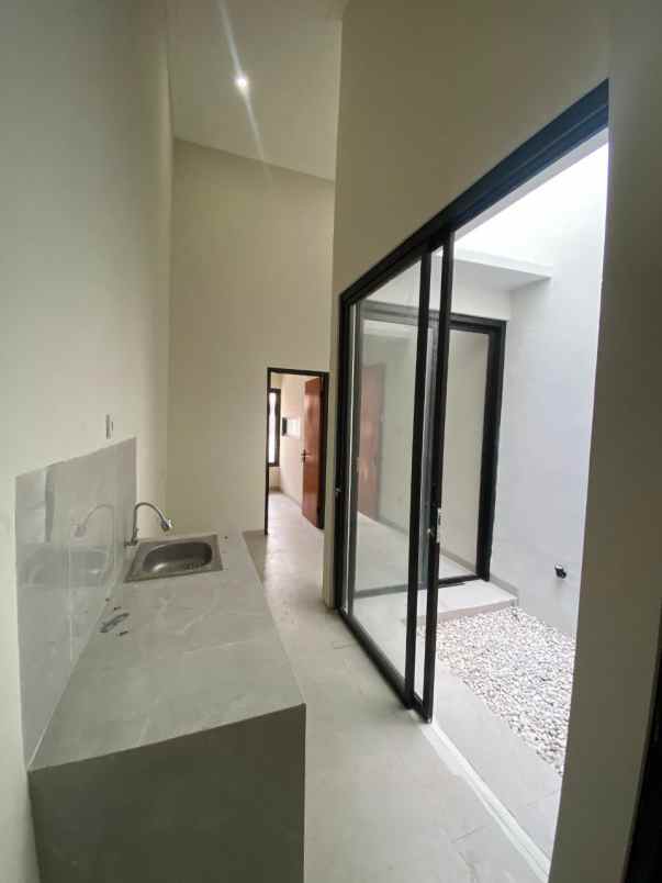 dijual rumah green terecce